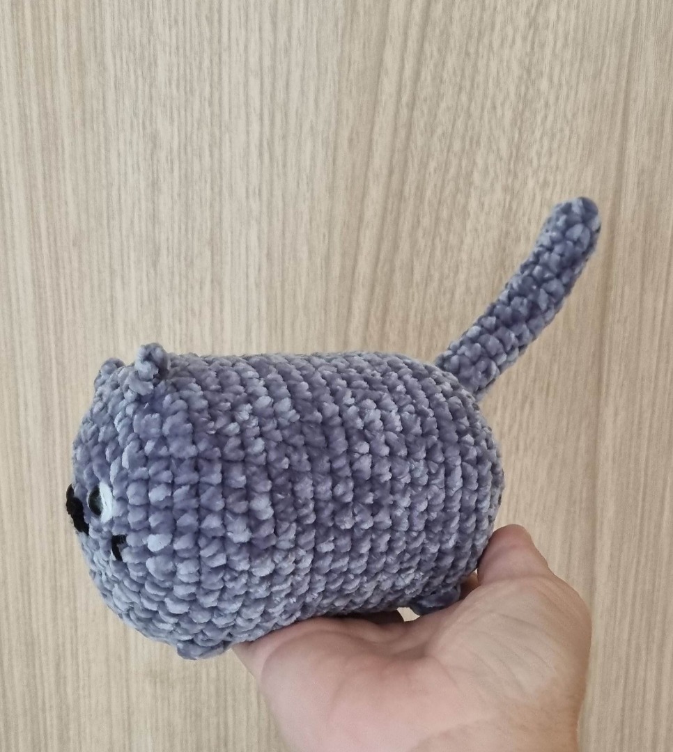 Amigurumi Crochet Loaf Cat (Grey colour), Hobbies & Toys, Stationery