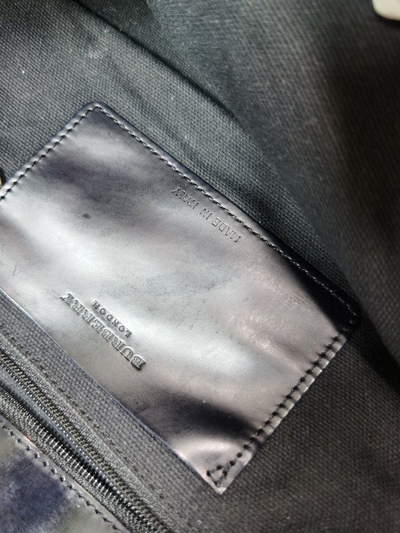 authentic burberry buguette (Category: Luxury Bags & Wallets) located in Quezon City. Submitted by manerarestorationservices (Listing ID 1202749740, Image 3). Description: Money back Guarantee 💯% Guaranteed authentic *Brand: BURBERRY Baguette bag *Materials: canvas RARE *Color: gray black *Size: small *Condition: 8.5/10 -Used * Inclusions: dustbag only Rank review by the criterion of our shop about the products condition and level. 10 : Brand-ne