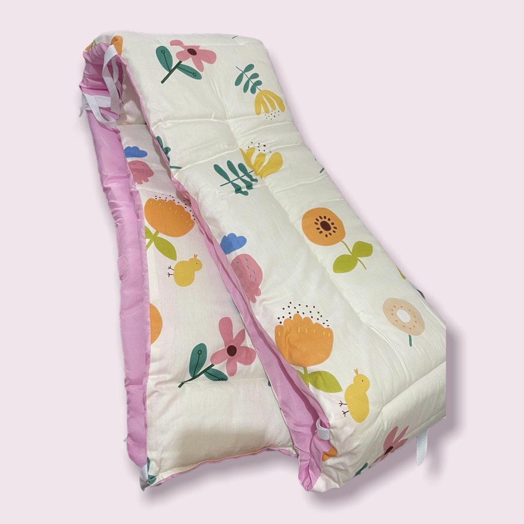 Baby Bumper and comforter set (Category: Cots & Cribs) located in Mandaluyong City. Submitted by mscrish (Listing ID 1202811808, Image 2). Description: Bumper and comforter Last price posted..