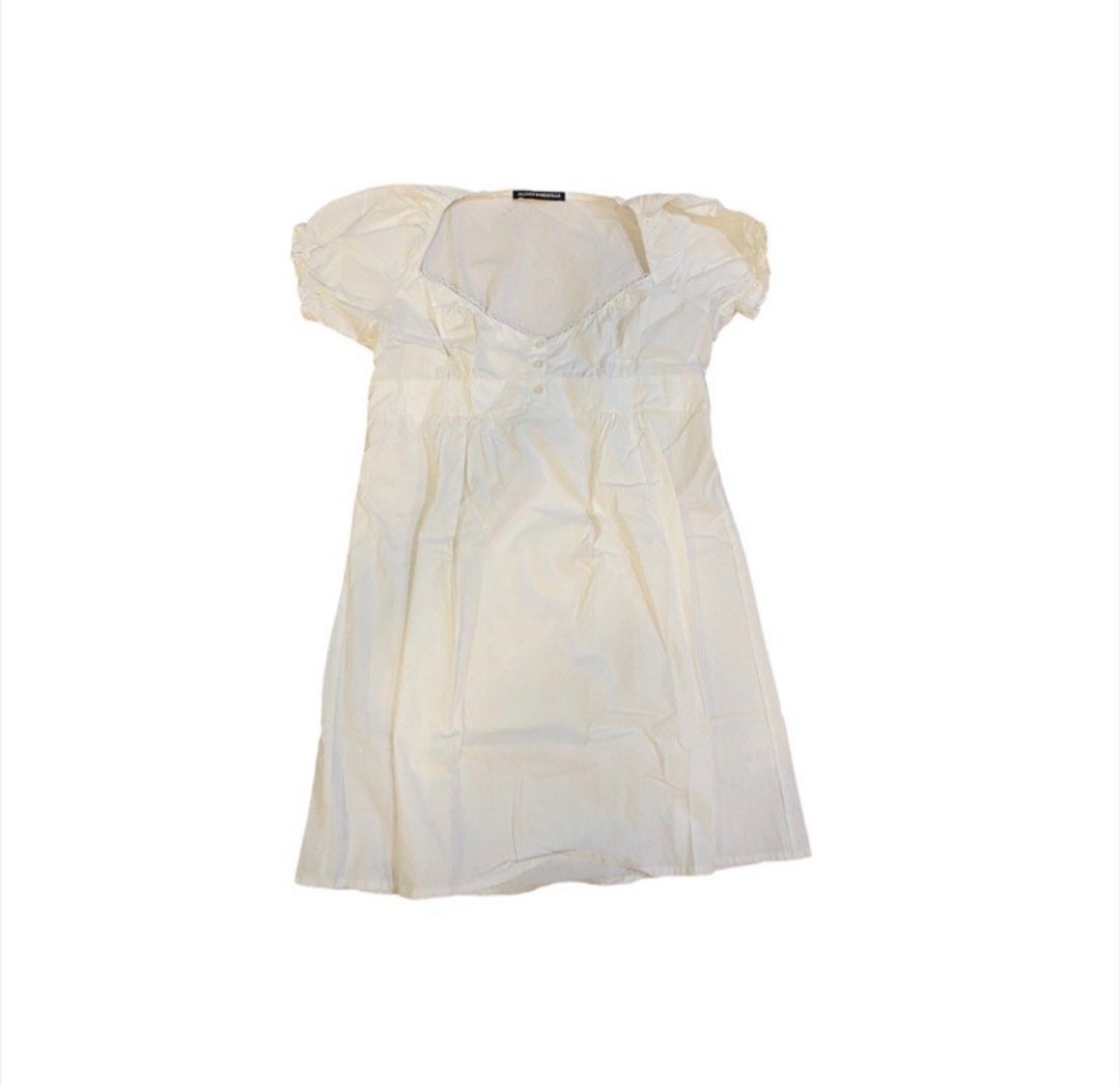 Brandy Melville Blair dress white, 女裝, 連身裙& 套裝, 連身裙- Carousell