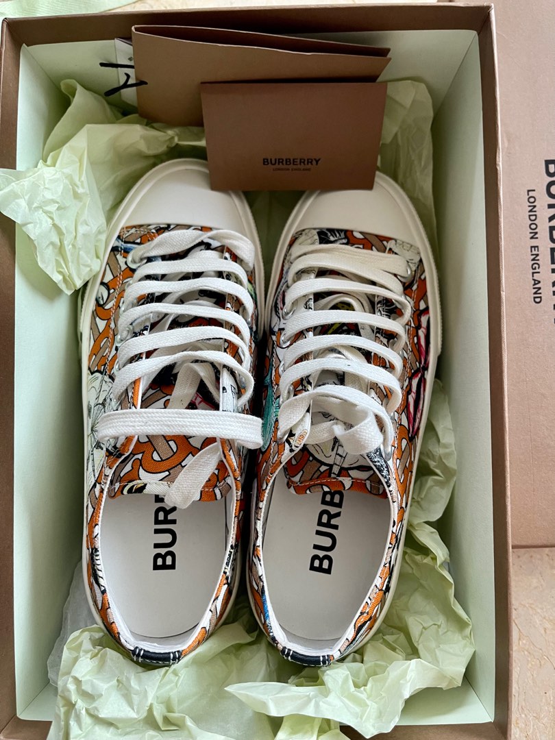 BURBERRY Larkhall Scribble White / Orange Low Top Sneakers, Women's  Fashion, Footwear, Sneakers on Carousell