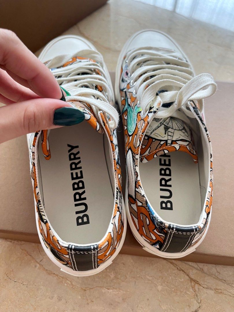 BURBERRY Larkhall Scribble White / Orange Low Top Sneakers, Women's  Fashion, Footwear, Sneakers on Carousell