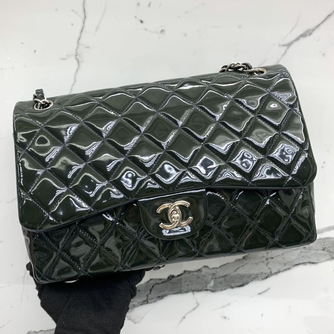 Chanel jumbo dark green 18C, Luxury, Bags & Wallets on Carousell