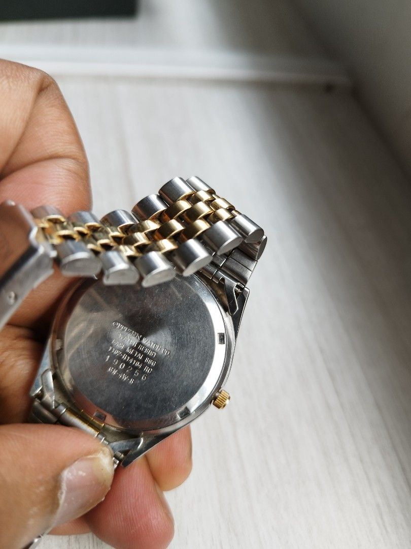Citizen quartz sapphire watch outlet