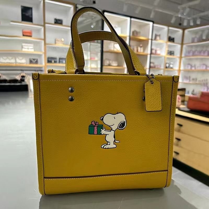Cute branded bags store