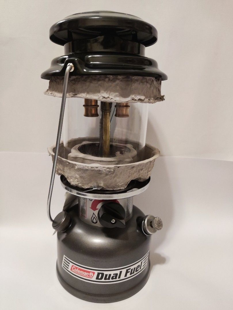 Coleman Premium Dual Fuel Lantern with Hard Carry Case, 運動產品, 行山及露營