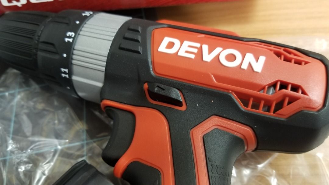 Devon 大有 三合一電批套裝 12v 3合1 石屎批 沖擊批 震動批 電批 1電1機1充電器 全新有保養, 傢俬＆家居, 其他, 家居改善 ...