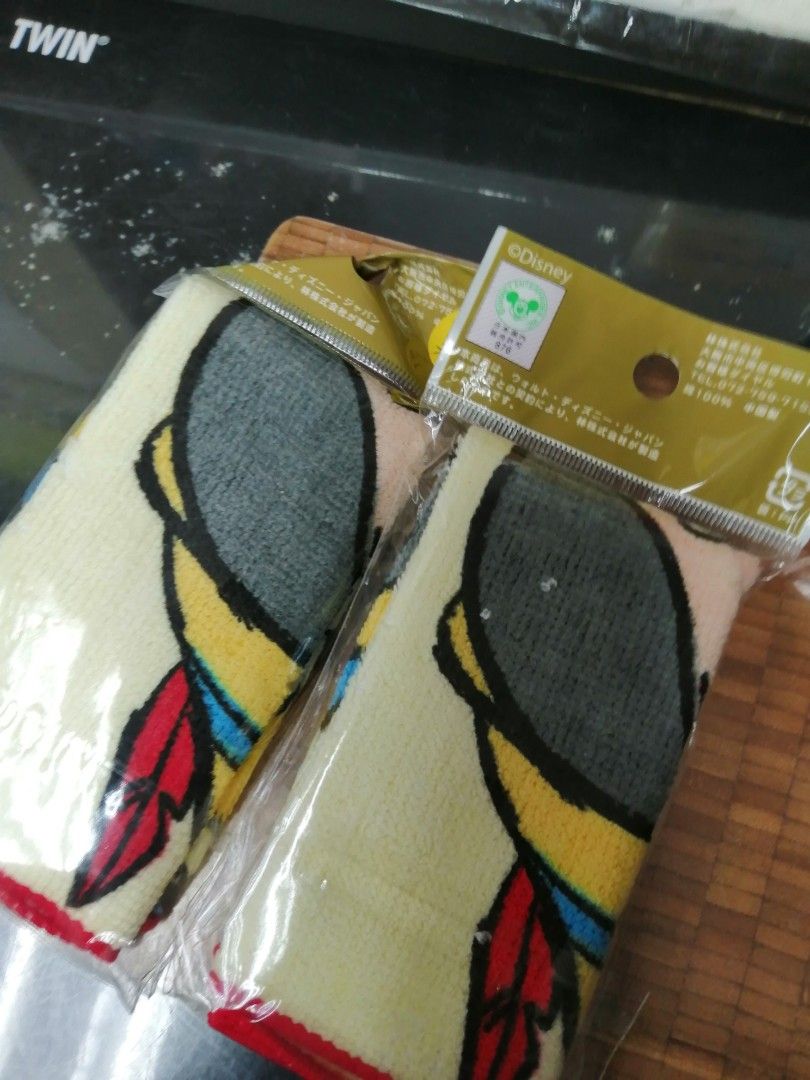 DlSNEY 迪士尼PlNNOCCHlO小木偶小毛巾兩條, 傢俬＆家居, 床具浴巾- Carousell