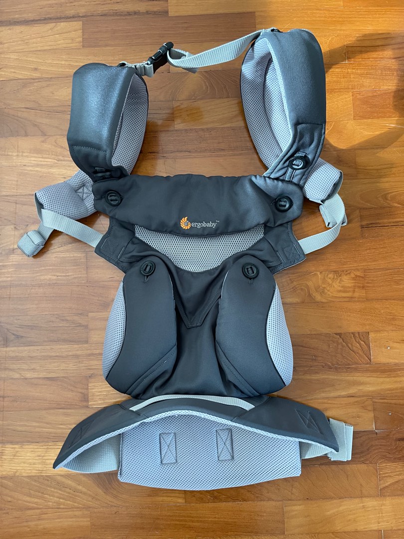 Ergobaby 360 Carrier with infant insert, Babies & Kids, Going Out