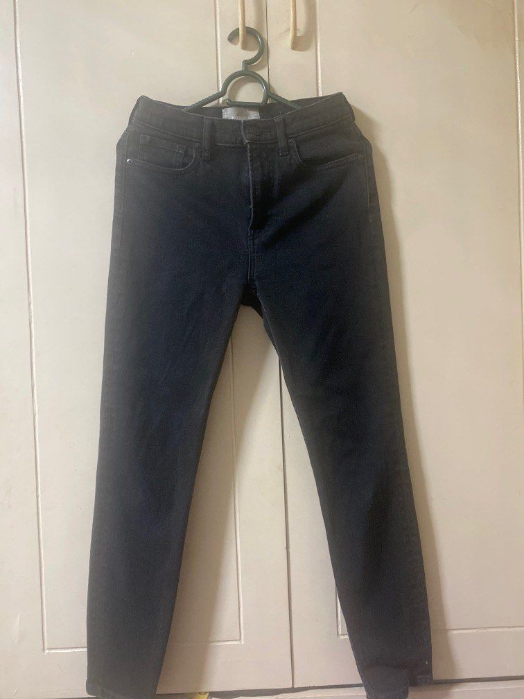 Everlane Ankle Skinny Jeans (Category: Jeans) located in Quezon City. Submitted by chilltrain (Listing ID 1202873649, Image 1). Description: Waist line size 27 Free shipping within Metro Manila.
