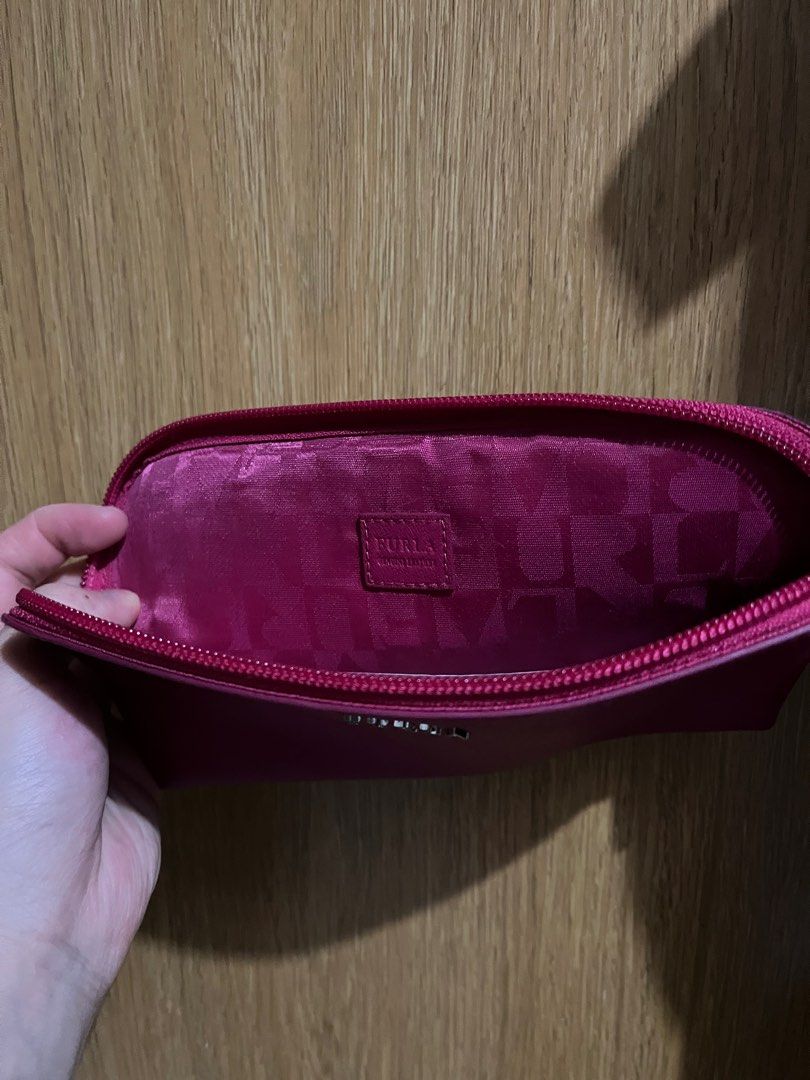 Furla 袋 （分類：手袋及銀包）位於 Hong Kong。 由 hjhfjk 提交（商品編號 1202761345，圖片 3）。簡介： 。