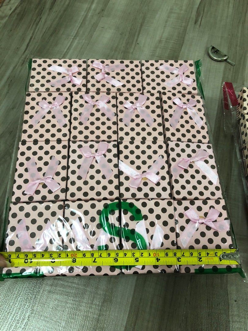 Gift boxes various sizes, Food & Drinks, Gift Baskets & Hampers on