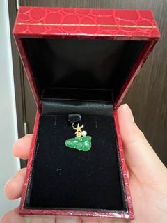 Grade A jade 18K gold pendant