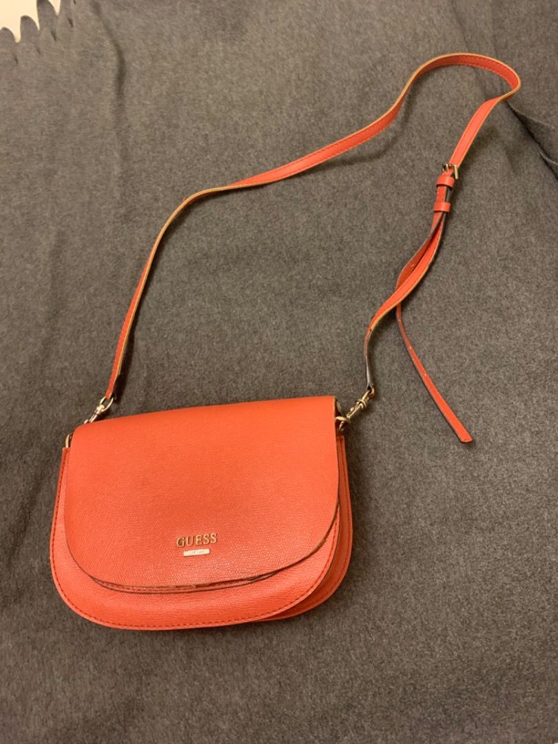 GUESS BAG, Women's Fashion, Bags & Wallets, Crossbody Bags on Carousell