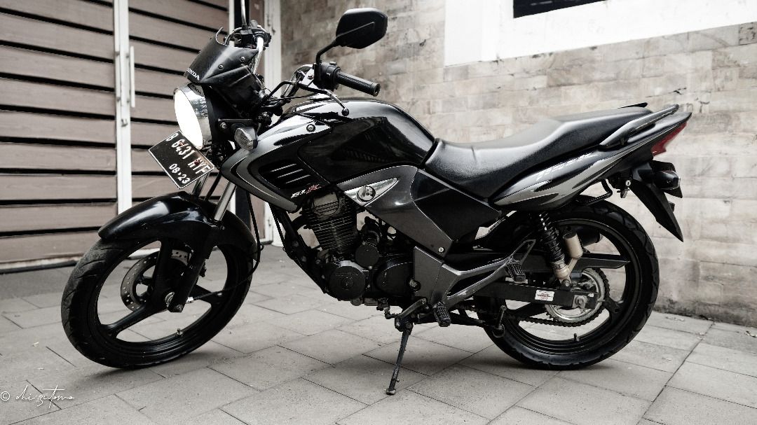 Honda tiger revo black 200cc, Motor di Carousell