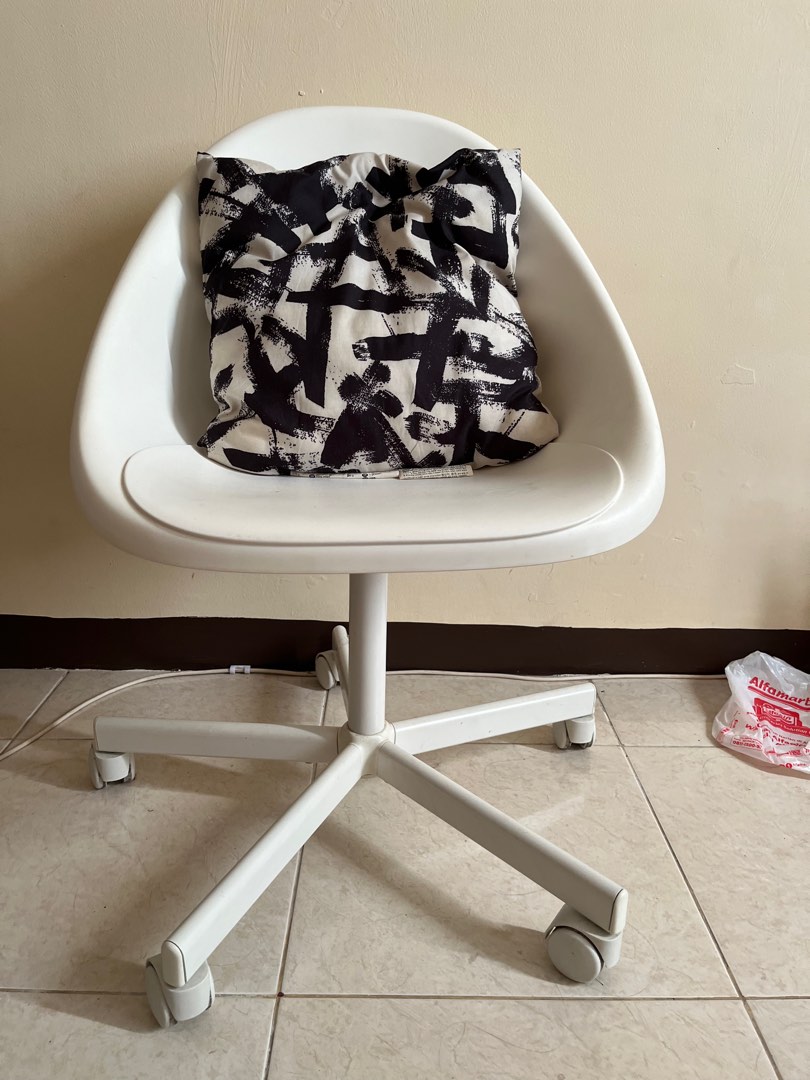 IKEA BLYSKAR / LOBERGET CHAIR, Perabotan Rumah di Carousell
