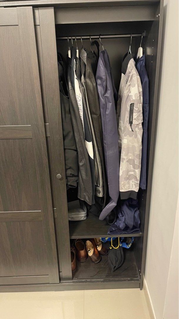 IKEA RAKKESTAD wardrobe with sliding doors, blackbrown, 傢俬＆家居, 傢俬, 書櫃