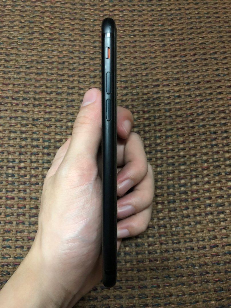 Iphone 7 - 32gb (98% Battery Health) (Category: iPhone 7 Series) located in Manila. Submitted by paolo_cristobal (Listing ID 1202834742, Image 3). Description: Iphone 7 - 32gb 98% Battery Health Apps run smoothly With tempered glass (slight cracks) Free 4 cases With box and pin for sim card.
