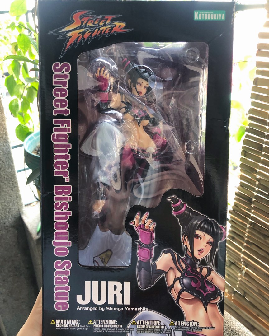 Preview Kotobukiya Super Street Fighter IV Juri Bishoujo Statue - Is that a spider on her back