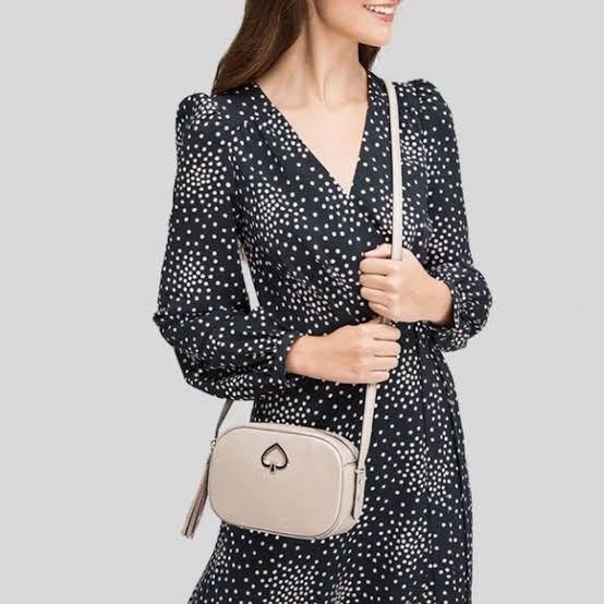 Kate Spade Kourtney Camera Bag Women s Fashion Bags Wallets Cross body Bags on Carousell