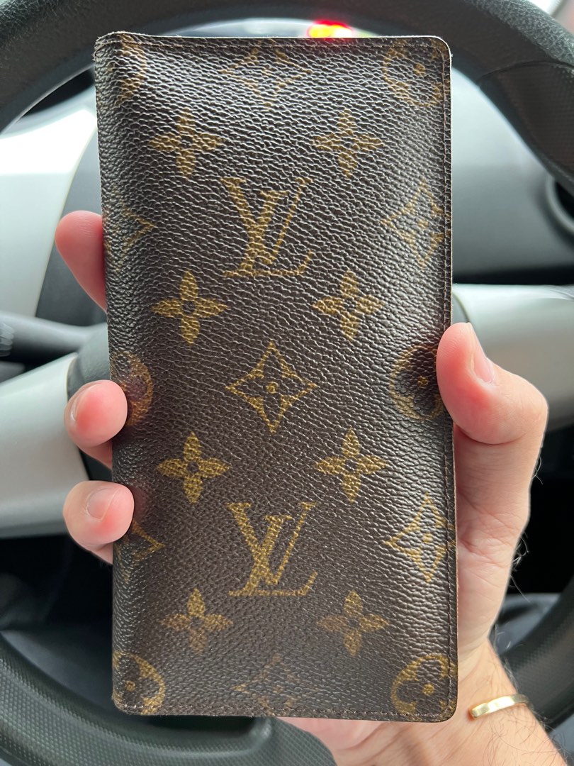 COD LV BRAZZA WALLET MONOGRAM TITANIUM FOR MEN, Men's Fashion, Watches &  Accessories, Wallets & Card Holders on Carousell