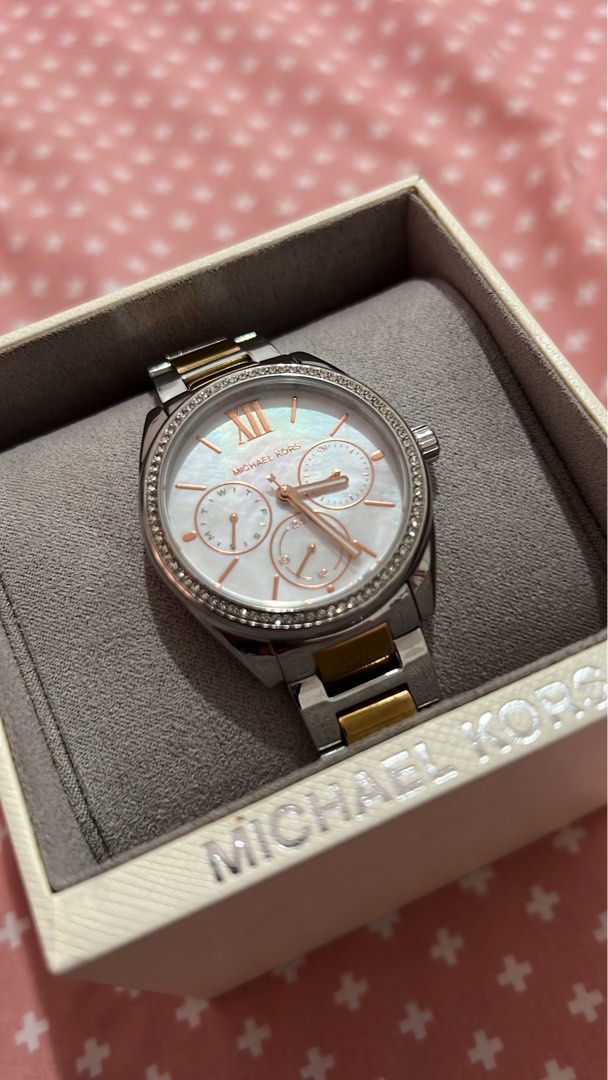 Michael Kors Watch, Women's Fashion, Watches & Accessories, Watches on  Carousell