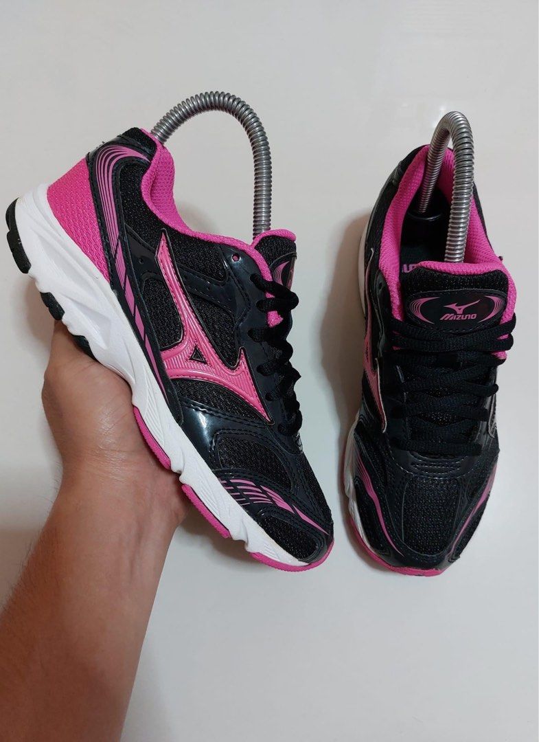 Mizuno Running Shoes, Women's Fashion, Footwear, Sneakers on Carousell