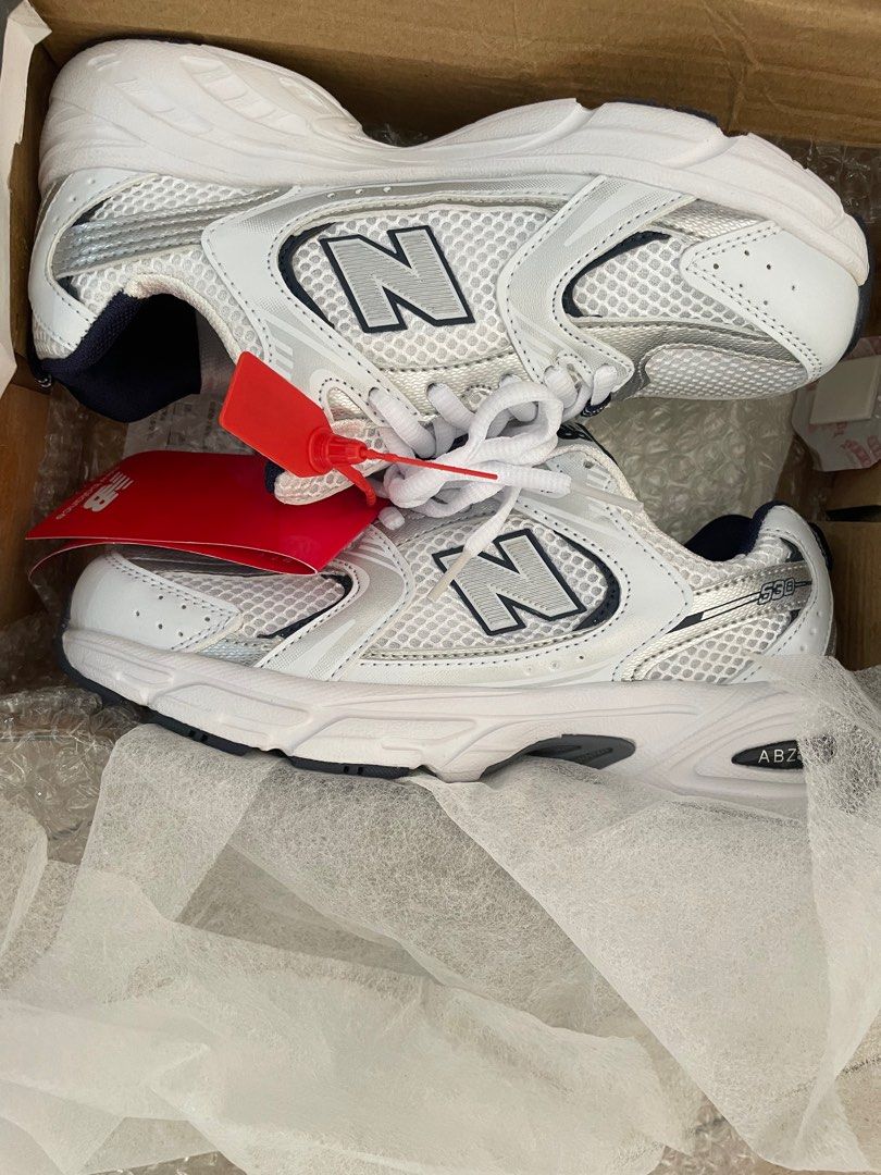 New Balance 530 trainers in white silver and blue US 6, Men's Fashion