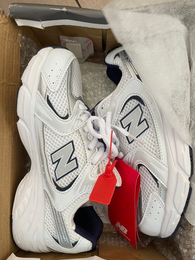 New Balance 530 trainers in white silver and blue US 6, Men's Fashion