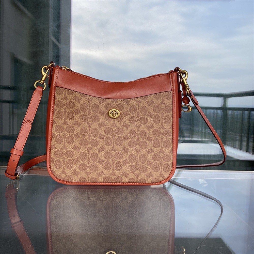 Chaise crossbody shop in signature canvas