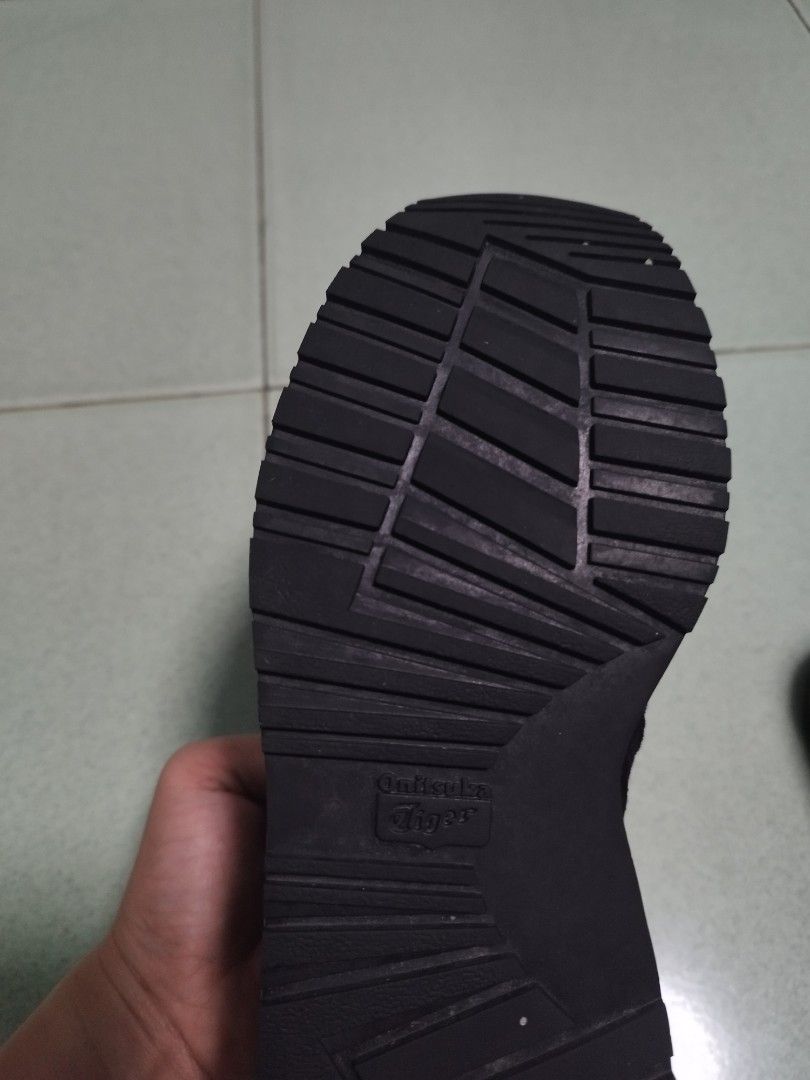 onitsuka tiger triple black