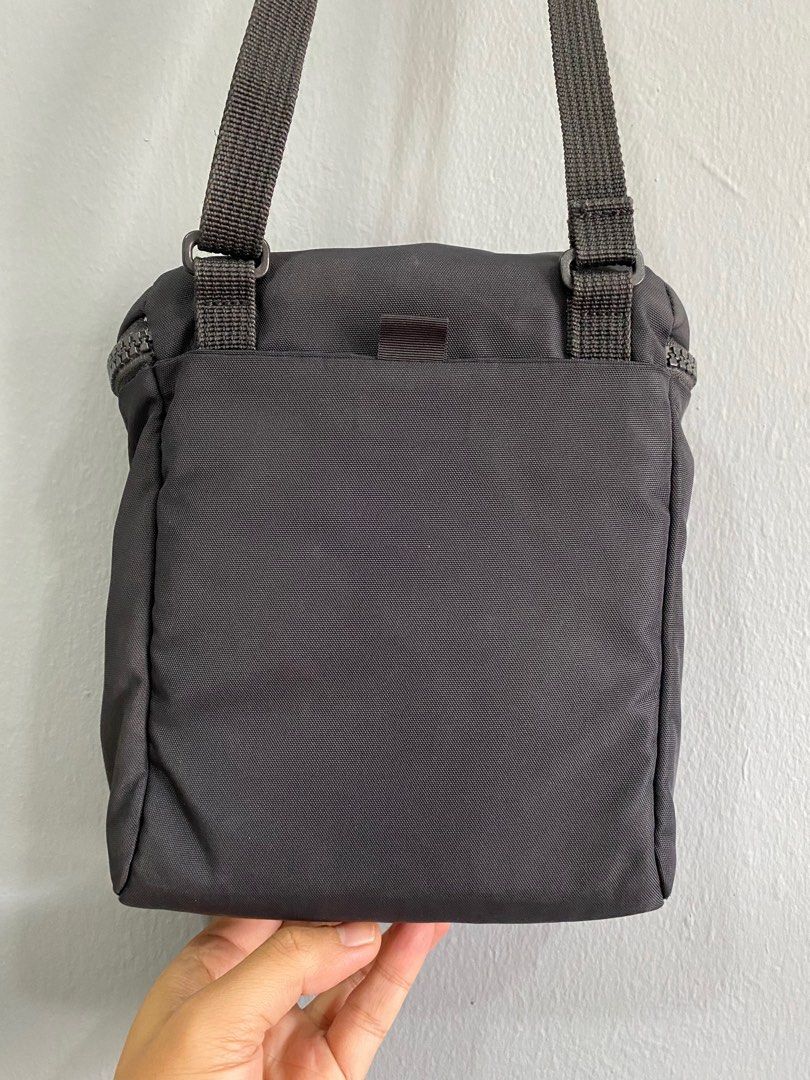 Crumpler minibyte sling pouch hotsell