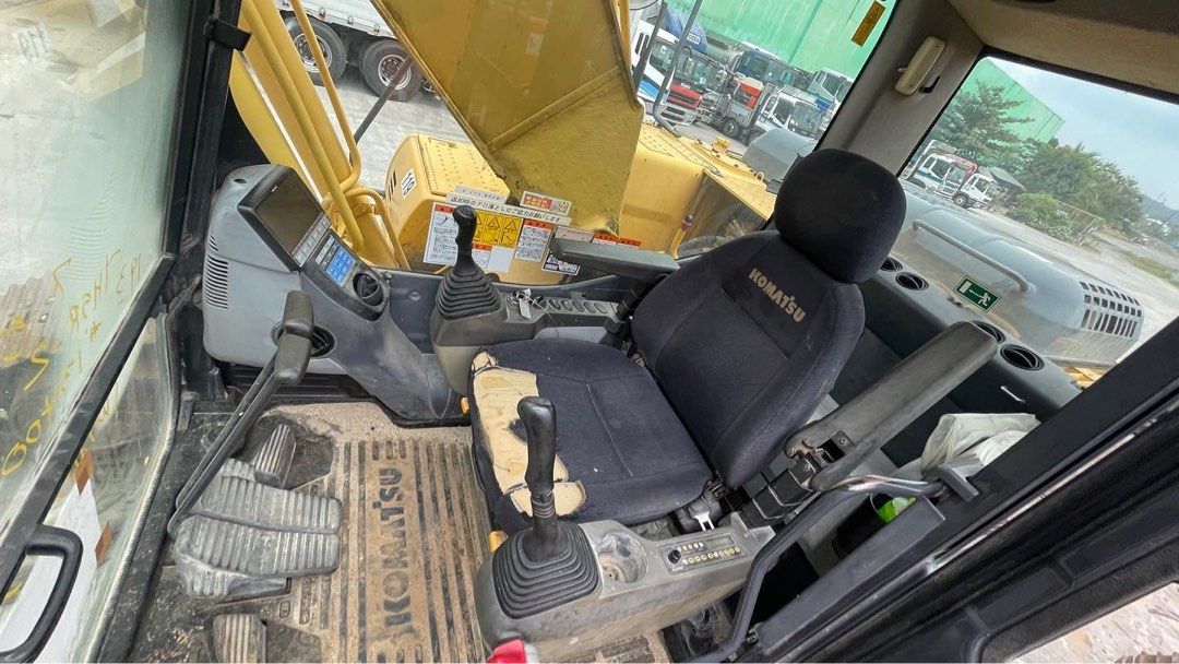 PC200-8n1 Backhoe Komatsu Japan Surplus, Special Vehicles, Heavy ...
