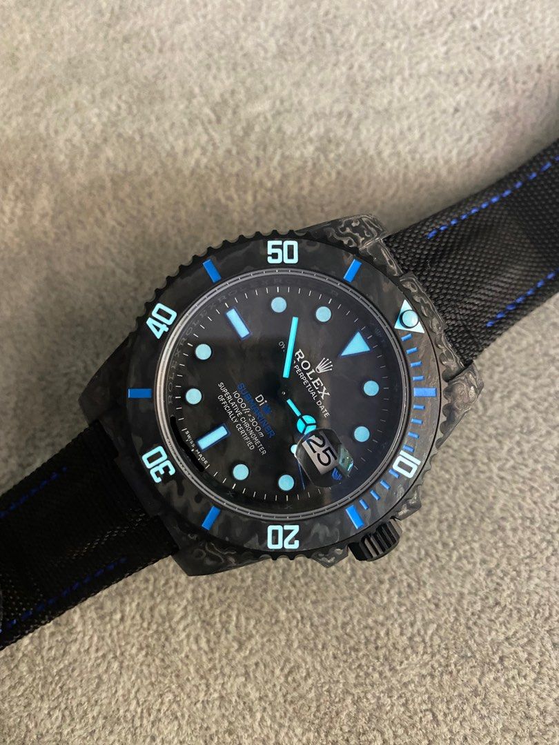 Custom submariner outlet