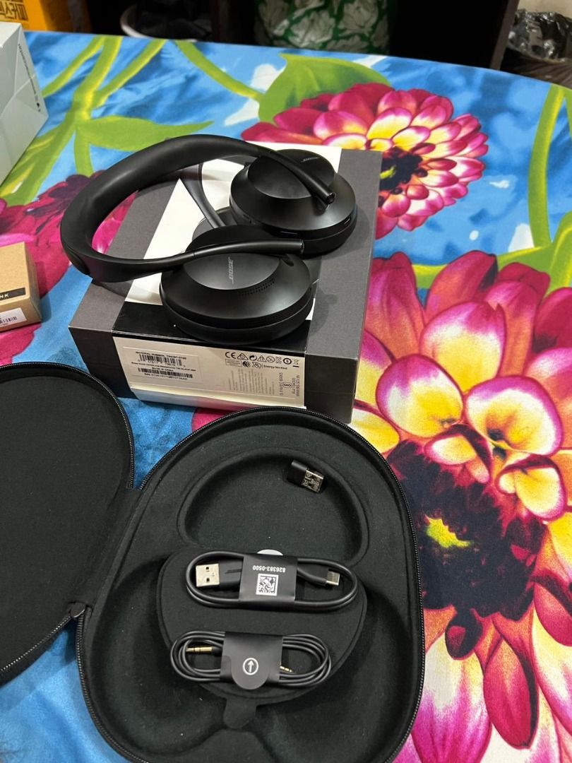 Sell Guarantee Like New Authentic Bose NC 700 + Bose USB Link !, Audio