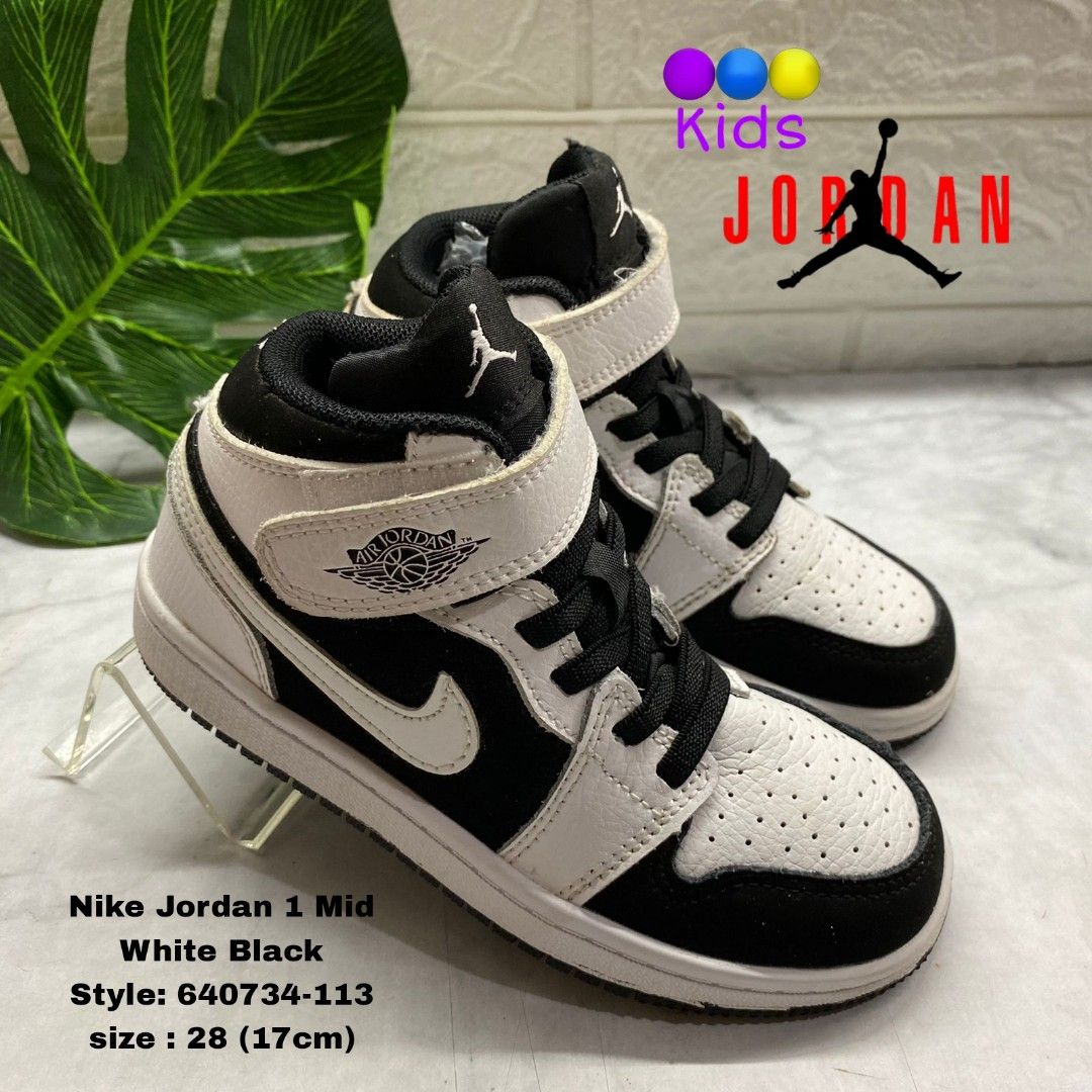 Sepatu Anak Nike Air Jordan Mid White Black 640734-113 size 28