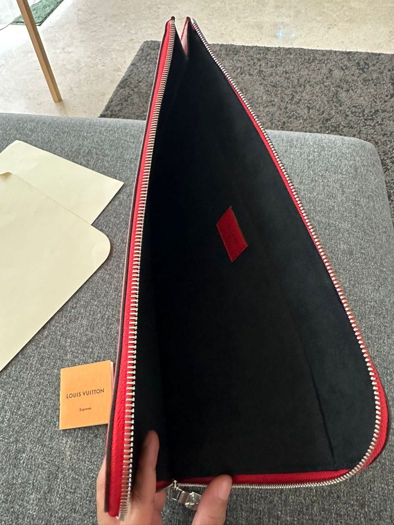 Supreme laptop sleeve top