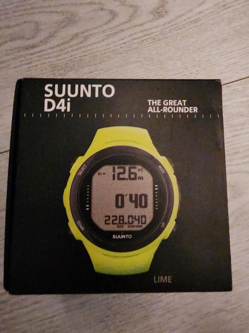 Suunto diver watch, Sports Equipment, Sports & Games, Water Sports on