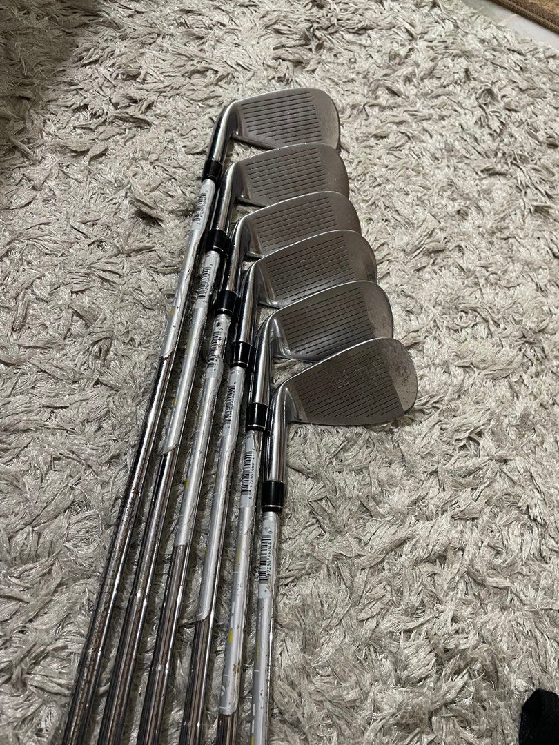 Taylormade R11 Iron Set, Sports Equipment, Sports & Games, Golf on
