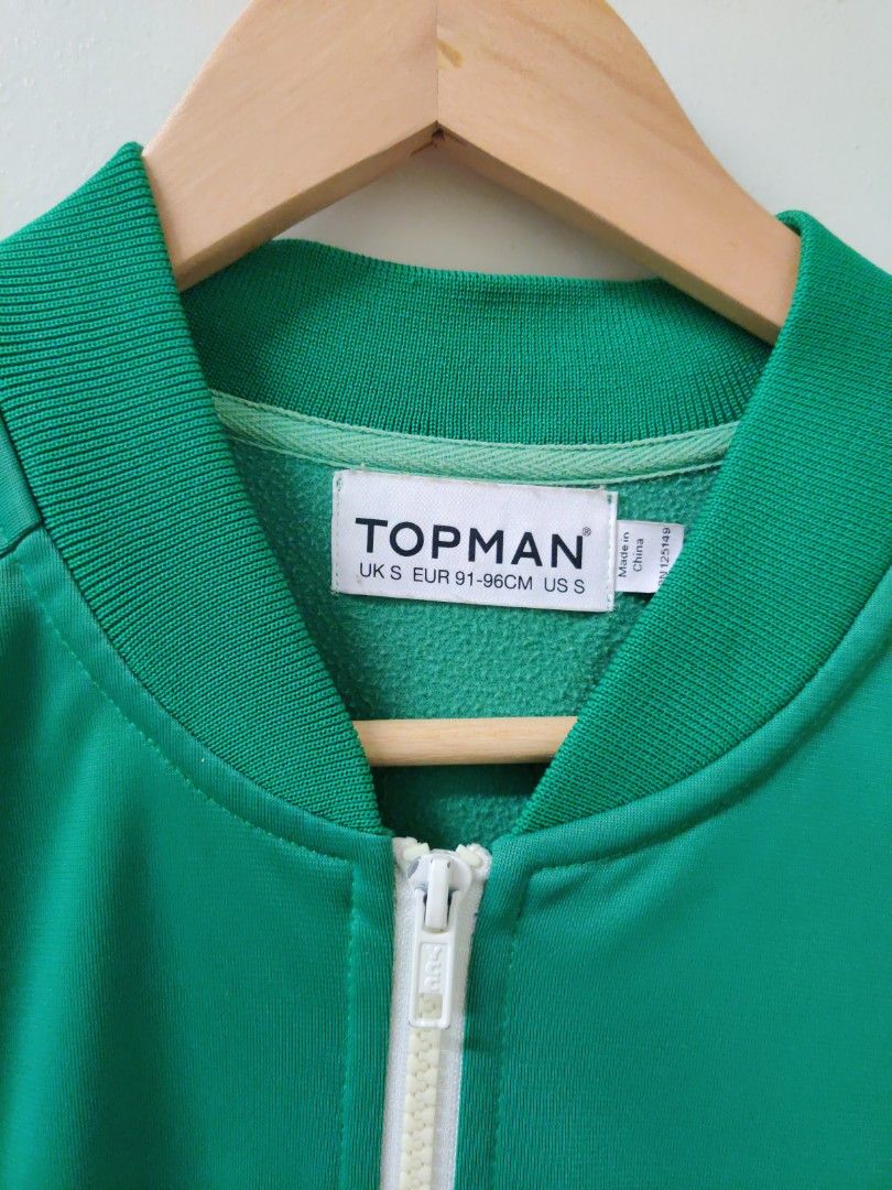 Topman Jacket (Category: Coats, Jackets and Outerwear) located in Sungai Buloh. Submitted by drmnyaam (Listing ID 1202866021, Image 3). Description: size s buy from boutique pit to pit 50cm length 65 cm.