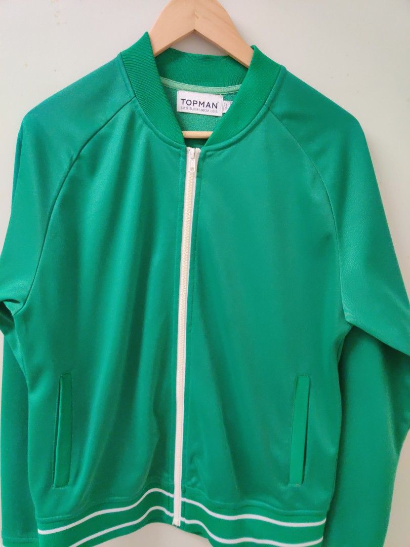 Topman Jacket (Category: Coats, Jackets and Outerwear) located in Sungai Buloh. Submitted by drmnyaam (Listing ID 1202866021, Image 1). Description: size s buy from boutique pit to pit 50cm length 65 cm.