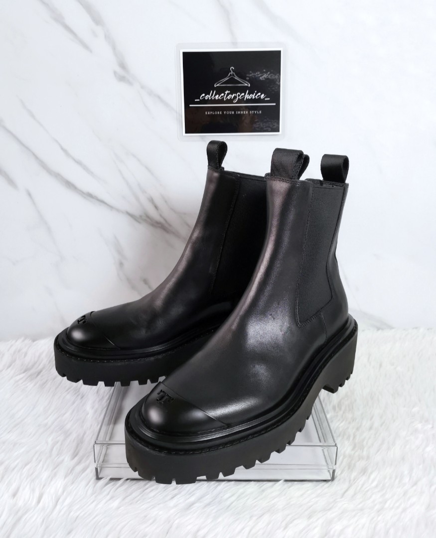 Tory Burch Chelsea Lug-sole Ankle Boots, Luxury, Sneakers & Footwear on  Carousell