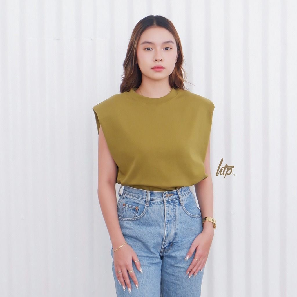 Padded muscle tee women's best sale