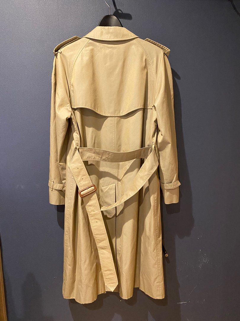 Burberry store coat japan