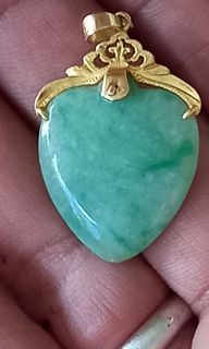 Vintage pure jade love heart pendant 18k gold