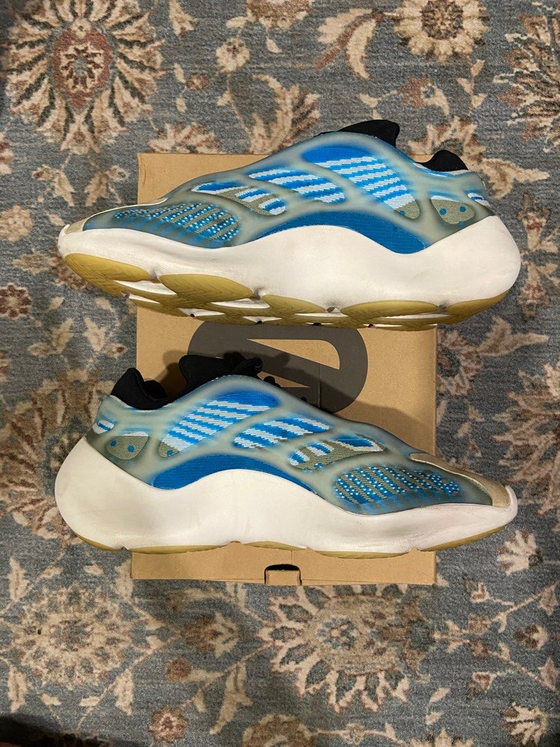 Yeezy discount 700 ár