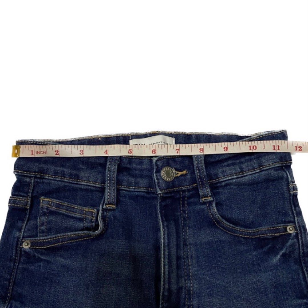 Zara Skinny Jeans (Category: Jeans) located in Taguig. Submitted by margshop (Listing ID 1202813971, Image 2). Description: Zara dark wash skinny jeans Still in great condition .