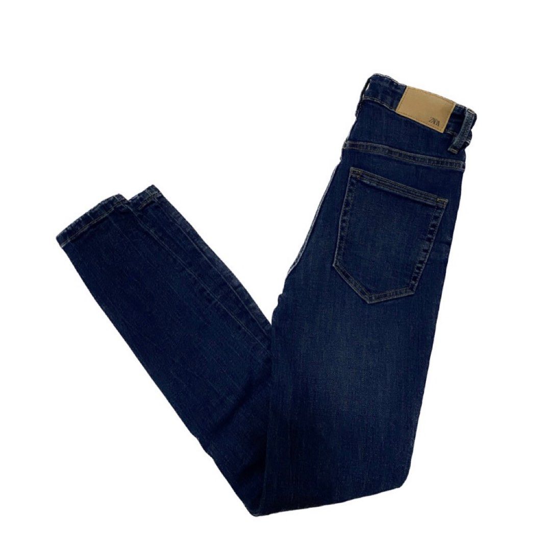 Zara Skinny Jeans (Category: Jeans) located in Taguig. Submitted by margshop (Listing ID 1202813971, Image 1). Description: Zara dark wash skinny jeans Still in great condition .