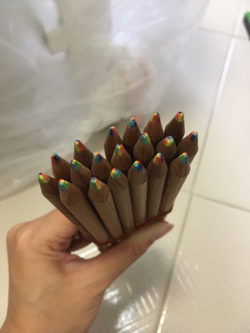 15 colour pencils, Hobbies & Toys, Stationery & Craft, Craft Supplies