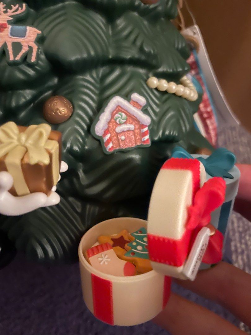 2022 christmas special disneyland popcorn bucket, Hobbies & Toys